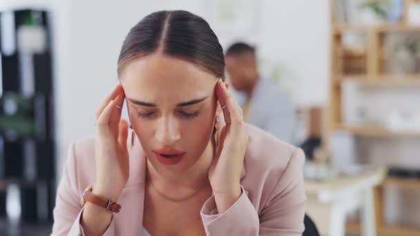 Burnout Kantoorhoofdpijn Vrouwelijke Stress Zakelijke Fout Project Deadline Hoofd Pijn — Stockvideo