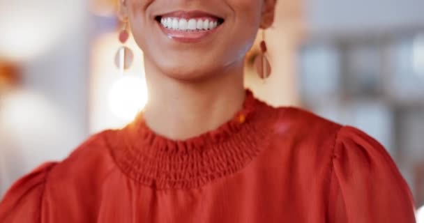 Mulher Dentes Sorriso Feliz Para Atendimento Odontológico Resultados Sucesso Cirurgia — Vídeo de Stock