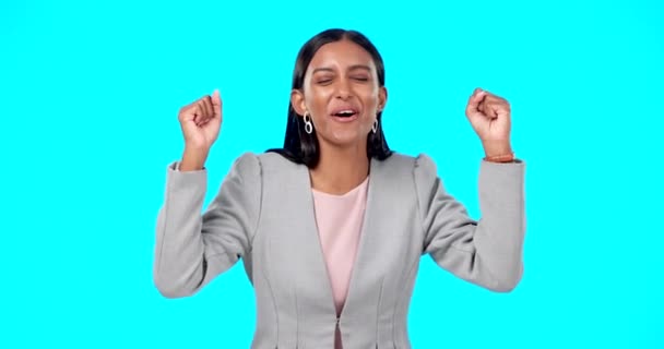 Evet Kazanan Kadınlar Mavi Arka Plan Kutlamalarında Izole Edilmiş Heyecanlı — Stok video