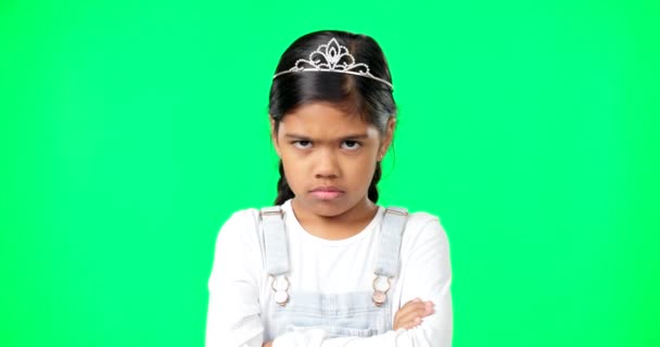 Öfke Üzüntü Kolları Çapraz Yeşil Ekranda Taç Prenses Kostümü Kızgın — Stok video