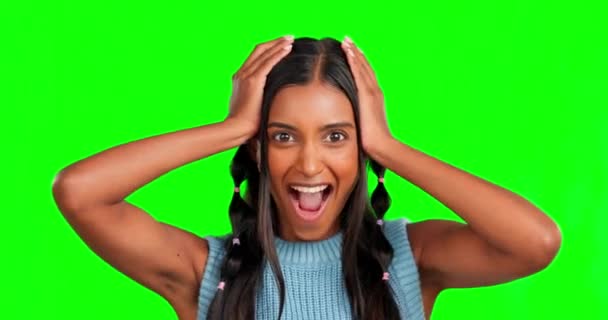 Ого Шок Обличчя Жінки Зеленому Екрані Ізольовані Студійному Фоні Щасливий — стокове відео