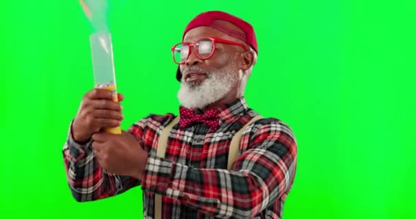Wow Confeti Hombre Negro Funky Fondo Pantalla Verde Estudio Para — Vídeos de Stock