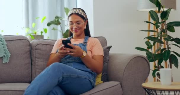 Asian Woman Phone Relax Living Room Sofa Social Media Texting — Stock Video