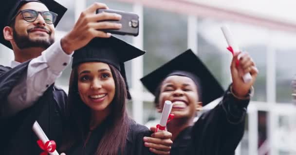 Kutlama Selfie Mezuniyet Diploma Eğitimli Öğrenciler Başarı Gelişme Üniversite Ile — Stok video