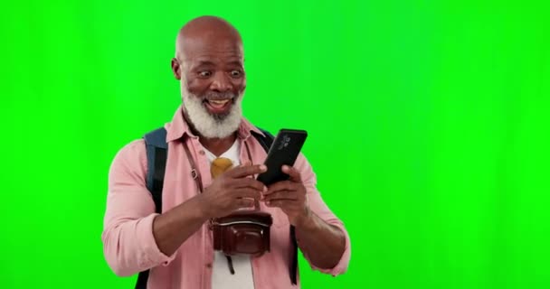 Μαύρος Άνδρας Τηλέφωνο Και Έκπληξη Στην Πράσινη Οθόνη Για Wow — Αρχείο Βίντεο