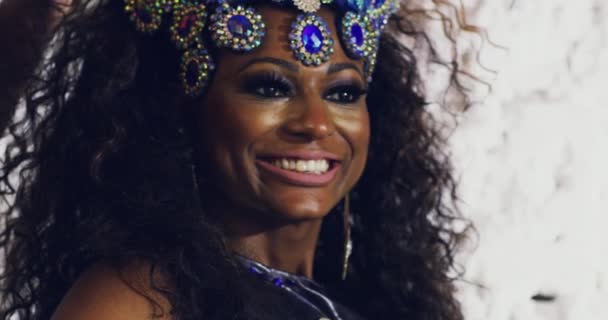 Dança Festival Carnaval Com Mulher Vestida Para Comemoração Energia Samba — Vídeo de Stock