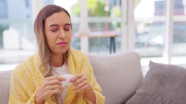 Wanita Jaringan Dan Hidung Bersin Untuk Flu Alergi Dan Virus — Stok Video