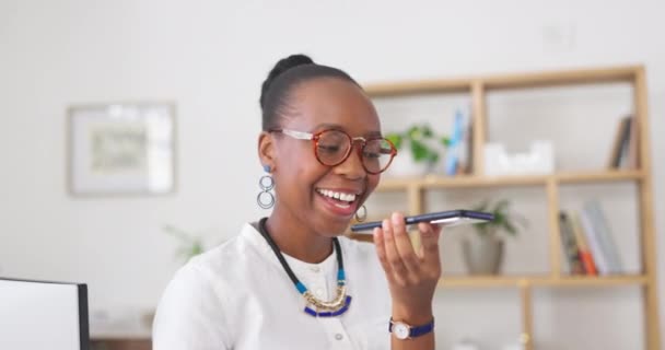 Zwarte Vrouw Telefoongesprek Voicemail Voor Communicatie Zaken Idee Kantoor Happy — Stockvideo