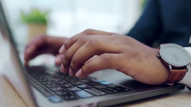 Laptop Hände Tippen Und Büro Arbeiten Mails Schreiben Oder Arbeitsplatz — Stockvideo