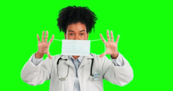 Zielony Ekran Jaskrawa Maska Twarzy Kobieta Lekarz Kciukami Góry Dla — Wideo stockowe