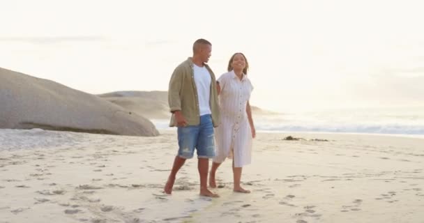 Розслабтеся Любіть Тримайте Руки Парою Пляжі Романтики Язків Ласки Щасливі — стокове відео
