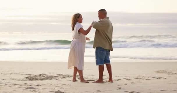 Tanzen Lieben Und Glücklich Mit Paar Strand Für Romantik Sommerurlaub — Stockvideo