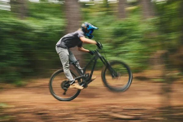 Sport Cykel Och Man Gör Adrenalin Stunt Med Energi Samtidigt — Stockfoto