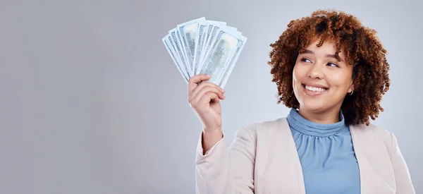 Вентилятор Деньги Женщина Изолированы Белом Фоне Победы Наличные Счастливый Финансовый — стоковое фото