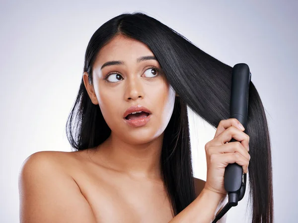 Péče Vlasy Ploché Železo Obličej Ženy Dlouhými Vlasy Teplo Luxusní — Stock fotografie