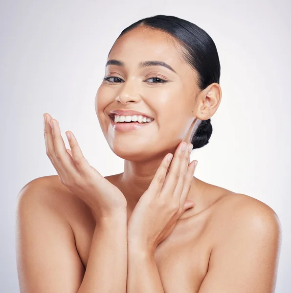 Belleza Natural Sonrisa Rostro Una Mujer Estudio Para Resplandor Dermatología —  Fotos de Stock