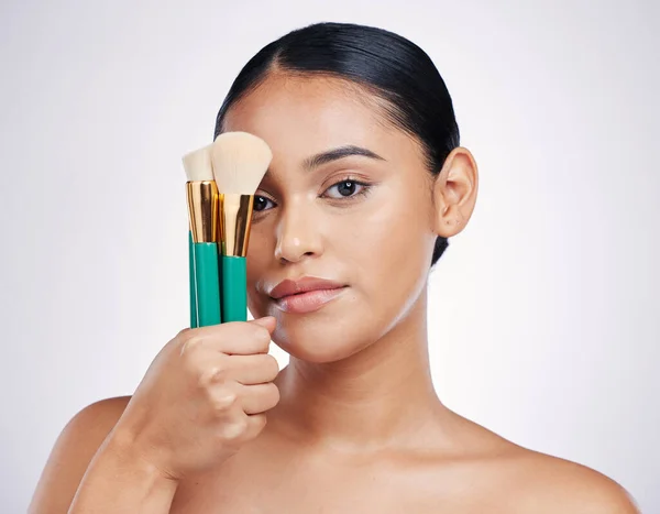 Cepillo Maquillaje Cara Belleza Con Mujer Retrato Producto Base Polvo — Foto de Stock