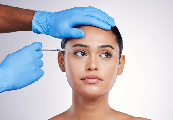 Gesichtsinjektion Schönheit Und Hautpflege Mit Frau Kosmetische Behandlung Und Füllstoff — Stockfoto