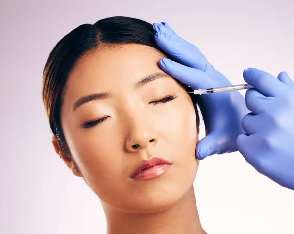Gesichtsinjektion Hautpflege Und Frau Mit Plastischer Chirurgie Studio Isoliert Auf — Stockfoto