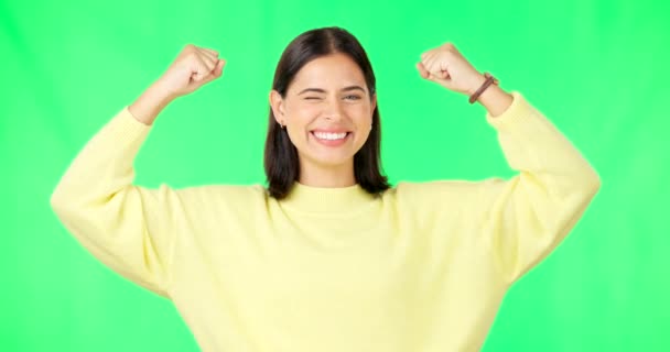 Silný Šťastný Obličej Ženské Svaly Zeleným Plátnem Úsměvem Wellness Rovnost — Stock video