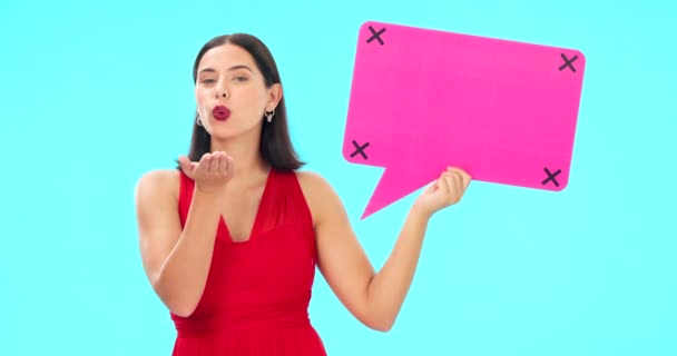 Speech Bubble Face Woman Blowing Kiss Studio Romance Flirting Poster — Stock Video