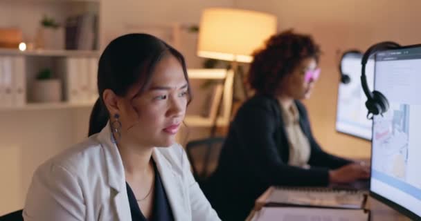 Ofis Çağrı Merkezi Bilgisayarda Yazan Kadın Posta Projesi Online Araştırma — Stok video