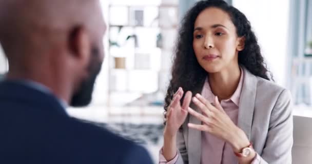 商务人员 面试和公司招聘 合作或合作的会议 在雇用或招聘过程中谈话的男女商人 以促进公司在工作场所的发展 — 图库视频影像