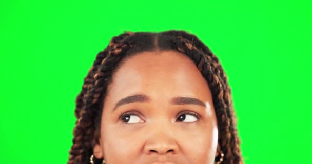 解决方案 头脑风暴和女人在一个有绿色屏幕与沉思或想法面部表情的工作室 具有色彩关键背景的具有沉思姿态的思考 提问和非洲女性模式 — 图库视频影像