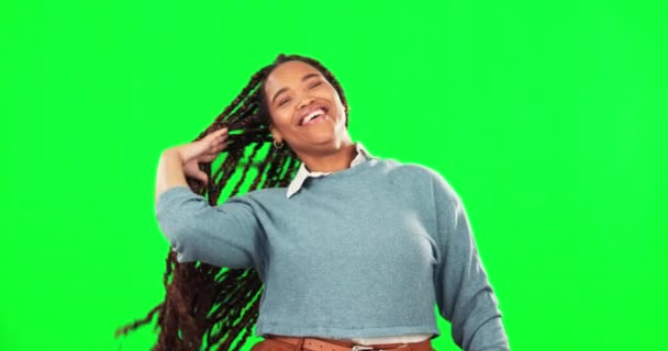 Πρόσωπο Μαλλιά Και Χαρούμενος Μια Γυναίκα Ένα Πράσινο Φόντο Οθόνη — Αρχείο Βίντεο
