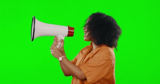 Groen Scherm Protest Vrouw Met Een Megafoon Spraak Geschreeuw Een — Stockvideo