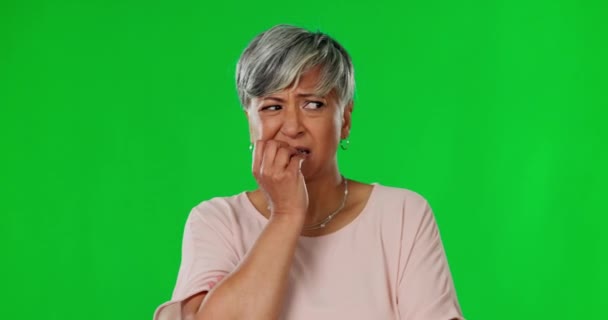 Πράσινη Οθόνη Νύχια Δάγκωμα Και Ηλικιωμένη Γυναίκα Φοβισμένο Φόβο Και — Αρχείο Βίντεο