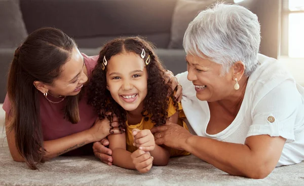 Feliz Gerações Relaxar Com Família Chão Sala Estar Para Ligação — Fotografia de Stock