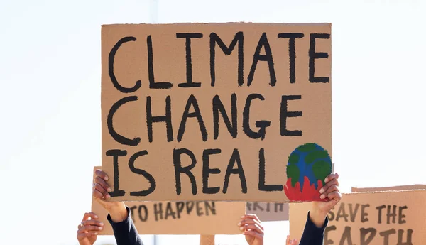 Διαδήλωση Την Αλλαγή Του Κλίματος Και Υπογράψει Μια Ομάδα Ανθρώπων — Φωτογραφία Αρχείου
