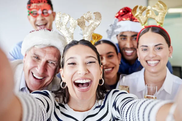 Selfie Natal Retrato Pessoas Negócios Felizes Escritório Para Festa Celebração — Fotografia de Stock