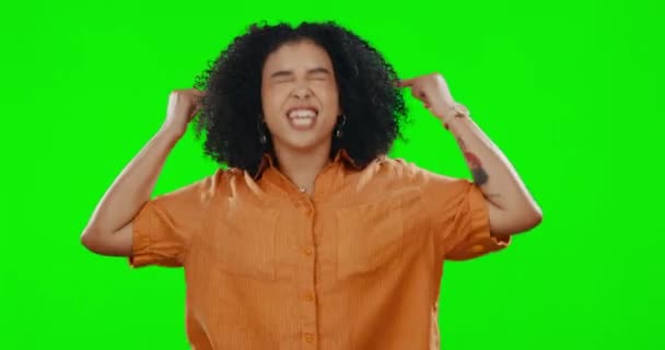 Rude Green Screen Woman Shouting Fuck You Studio While Feeling — ストック動画