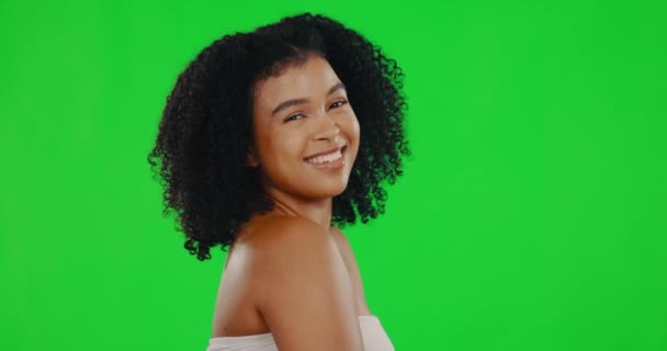 Grön Skärm Skönhet Och Ansikte Kvinna Skratta För Hårvård Välbefinnande — Stockvideo