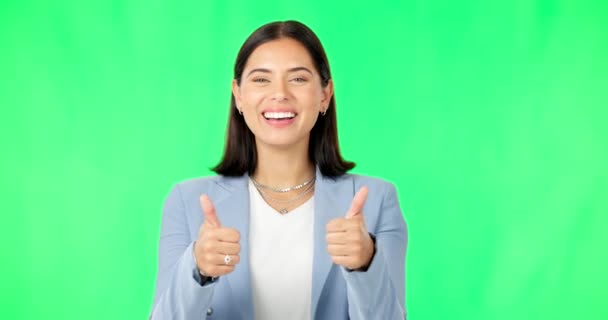 ビジネスの女性 手と親指は スタジオの背景に対して合意 勝利または成功のために緑色の画面にアップ 親指を示す幸せな女性の肖像 Emojidex 絵文字デックス はいサインかクロマキーモックアップのような — ストック動画