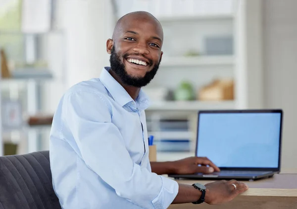 Pantalla Portátil Retrato Hombre Negro Empresario Empresa Tecnología Búsqueda Trabajo — Foto de Stock