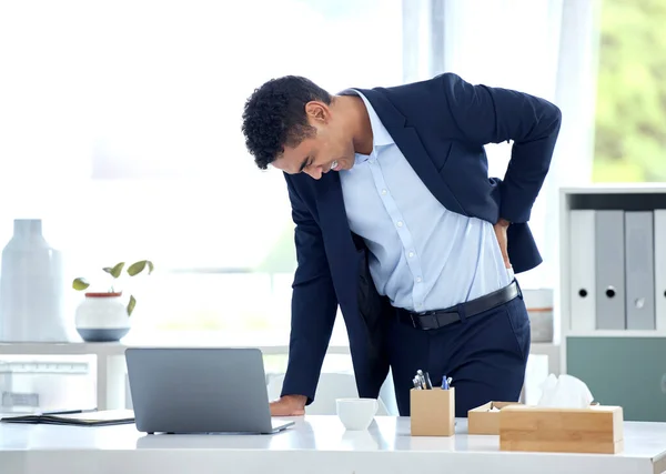 Business Stress Und Mann Mit Rückenschmerzen Gesundheitsproblem Und Berater Mit — Stockfoto
