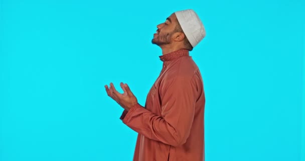 Man Islam Prayer Faith Studio Background Religion Gratitude Worship God — Stock Video