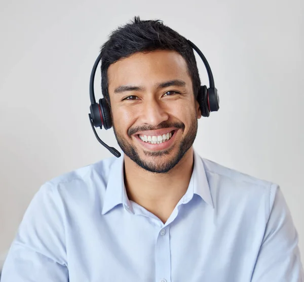 Portrait Man Call Center Smile Headset Happy Help Customer Service — Stock Photo, Image