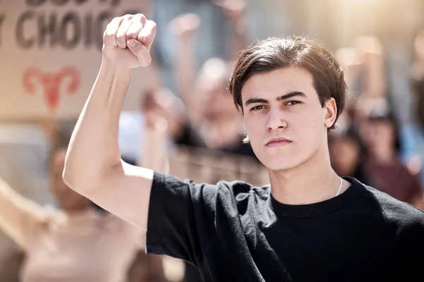 Борьба Протест Человек Поднятым Кулаком Свободу Права Человека Равенство Открытом — стоковое фото