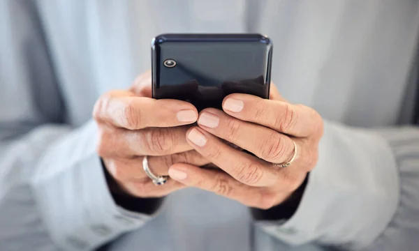 Telefon Daktilo Adamı Elleri Iletişim Sosyal Medya Internet Ağları Için — Stok fotoğraf