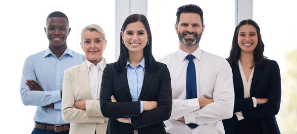 Portrait Management Arms Crossed Business Team Standing Together Professional Office — Stock Photo, Image