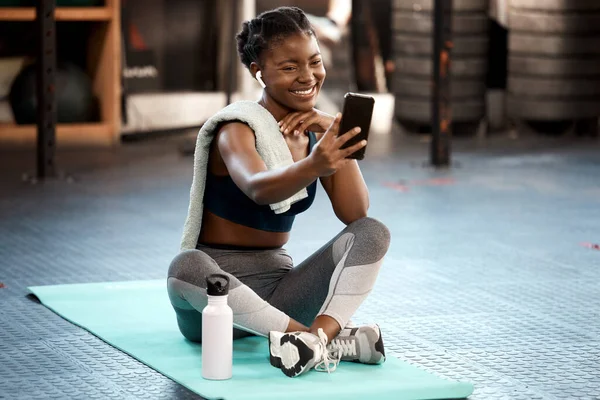 Fitness Mulher Selfie Exercício Ginásio Para Plataforma Mídia Social Aplicativo — Fotografia de Stock