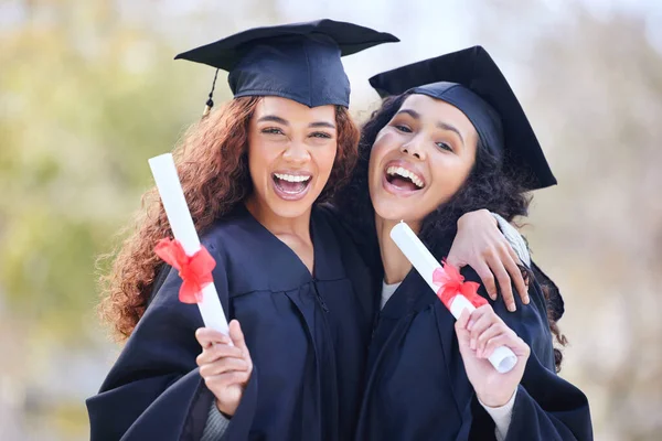 Mezuniyet Eğitim Burs Başarı Diplomalı Üniversite Arkadaşlarının Portresi Başarı Etkinlik — Stok fotoğraf