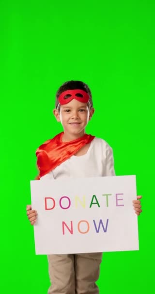 Tela Verde Super Herói Criança Com Cartaz Para Doação Caridade — Vídeo de Stock