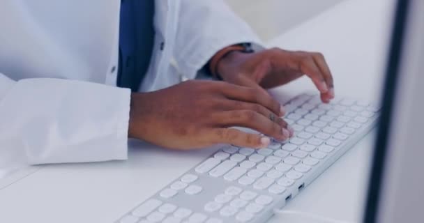 Gépelés Kutatás Egy Tudós Akinek Csuklófájdalma Van Laborban Túlhajszolt Megsérült — Stock videók