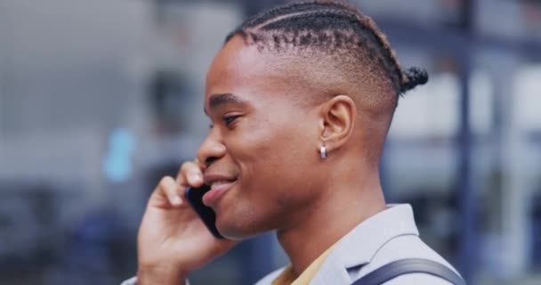 Comunicação Por Telefone Cara Feliz Rede Homem Negro Bate Papo — Vídeo de Stock