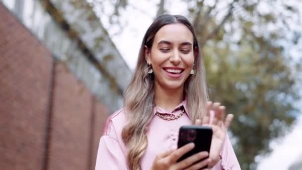 Obchodní Žena Telefon Video Hovor Městě Pro Setkání Komunikaci Nebo — Stock video